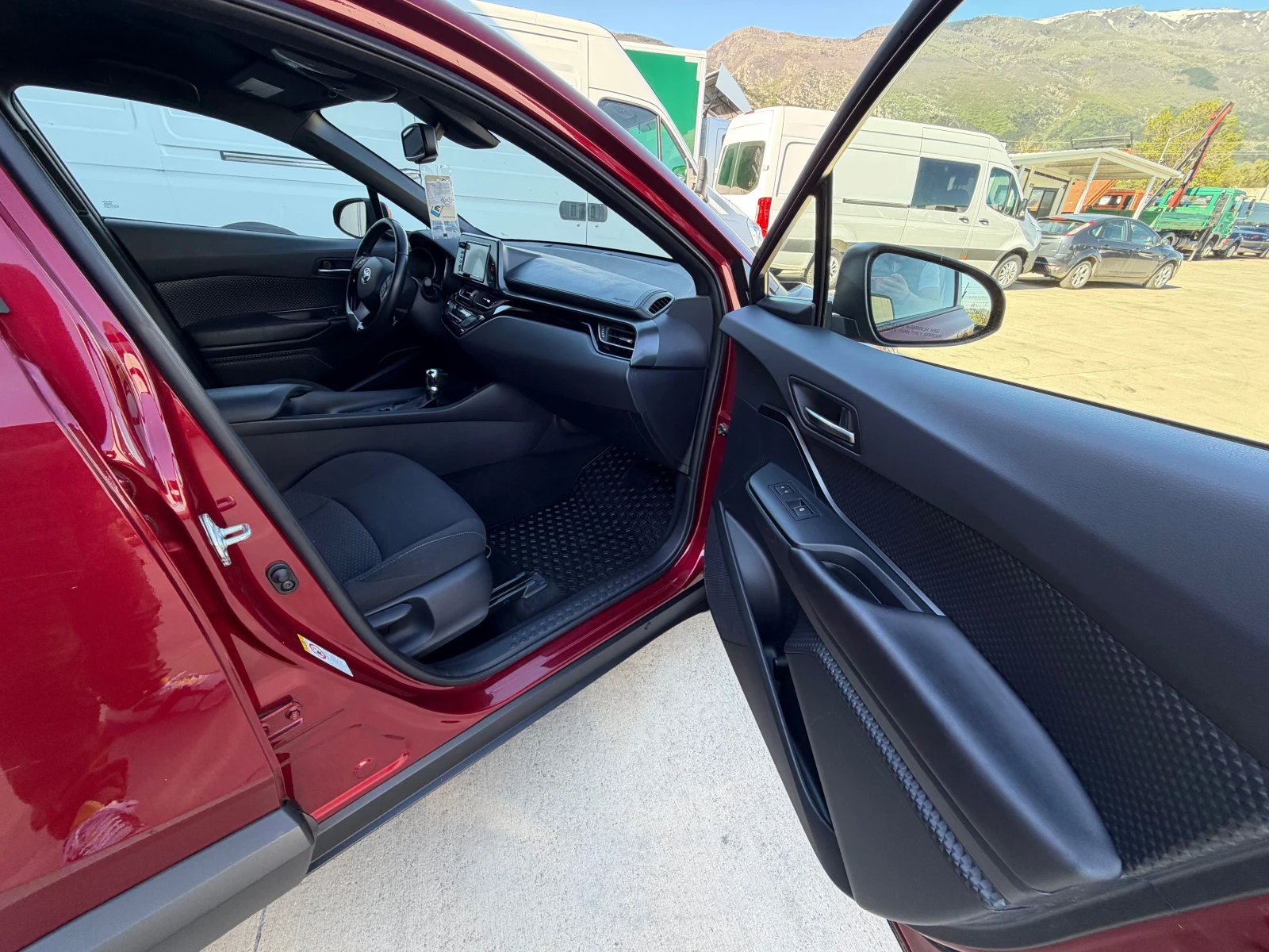 Toyota C-HR 2.0i!FULL!Дистроник!, снимка 8 - Автомобили и джипове - 54373633
