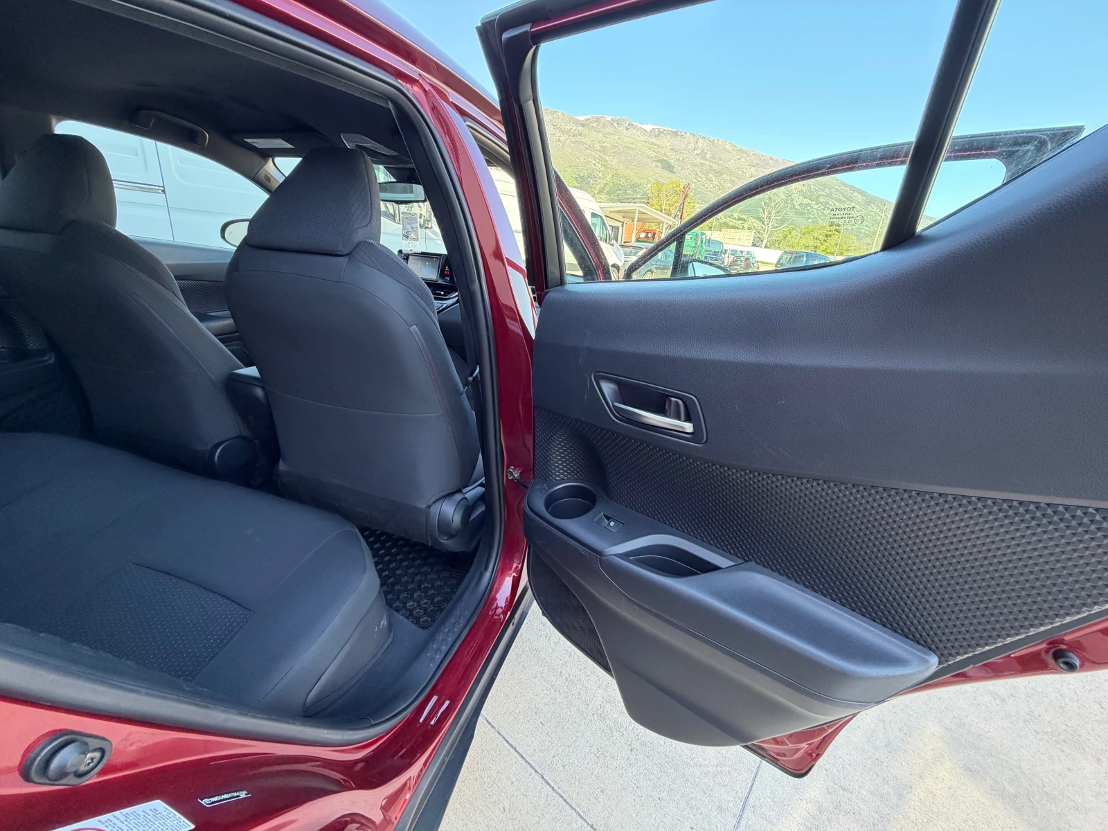 Toyota C-HR 2.0i!FULL!Дистроник!, снимка 6 - Автомобили и джипове - 54373633