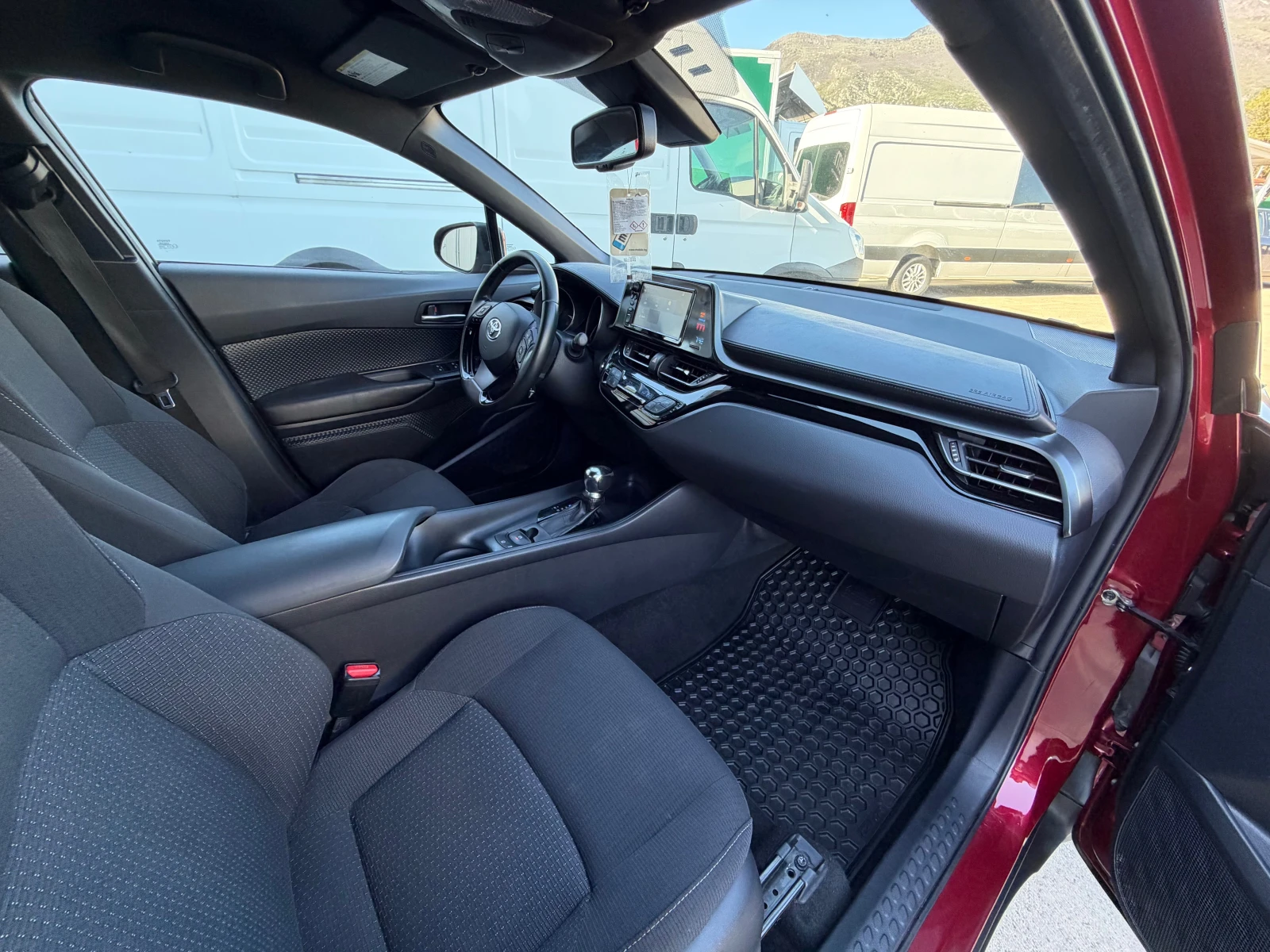 Toyota C-HR 2.0i!FULL!Дистроник!, снимка 9 - Автомобили и джипове - 54373633