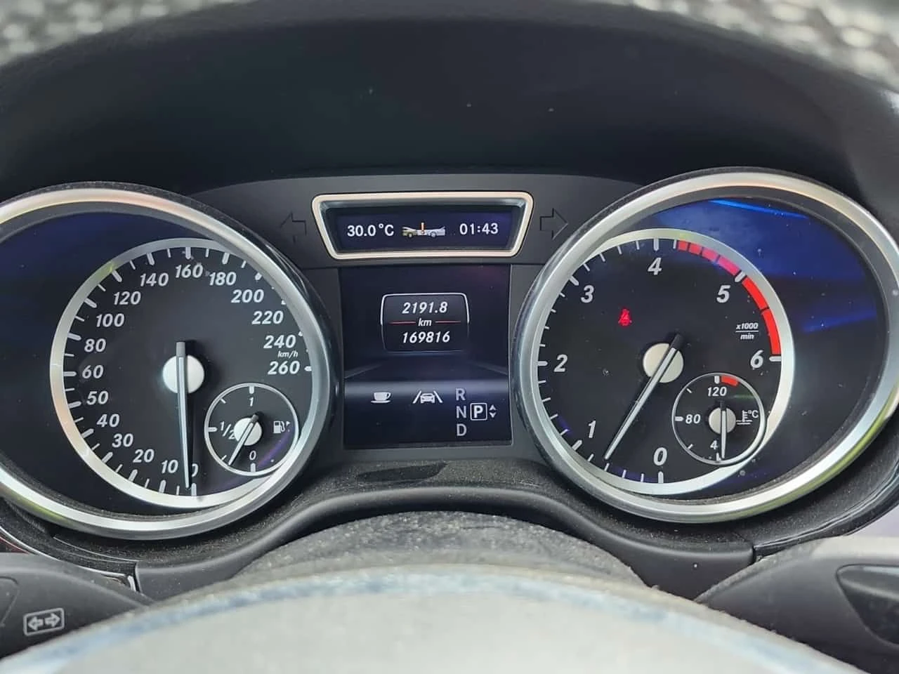 Mercedes-Benz ML 350 * BLUETEC * ПОДГРЕВИ * H/K * PANO * CARFAX, снимка 9 - Автомобили и джипове - 54847456