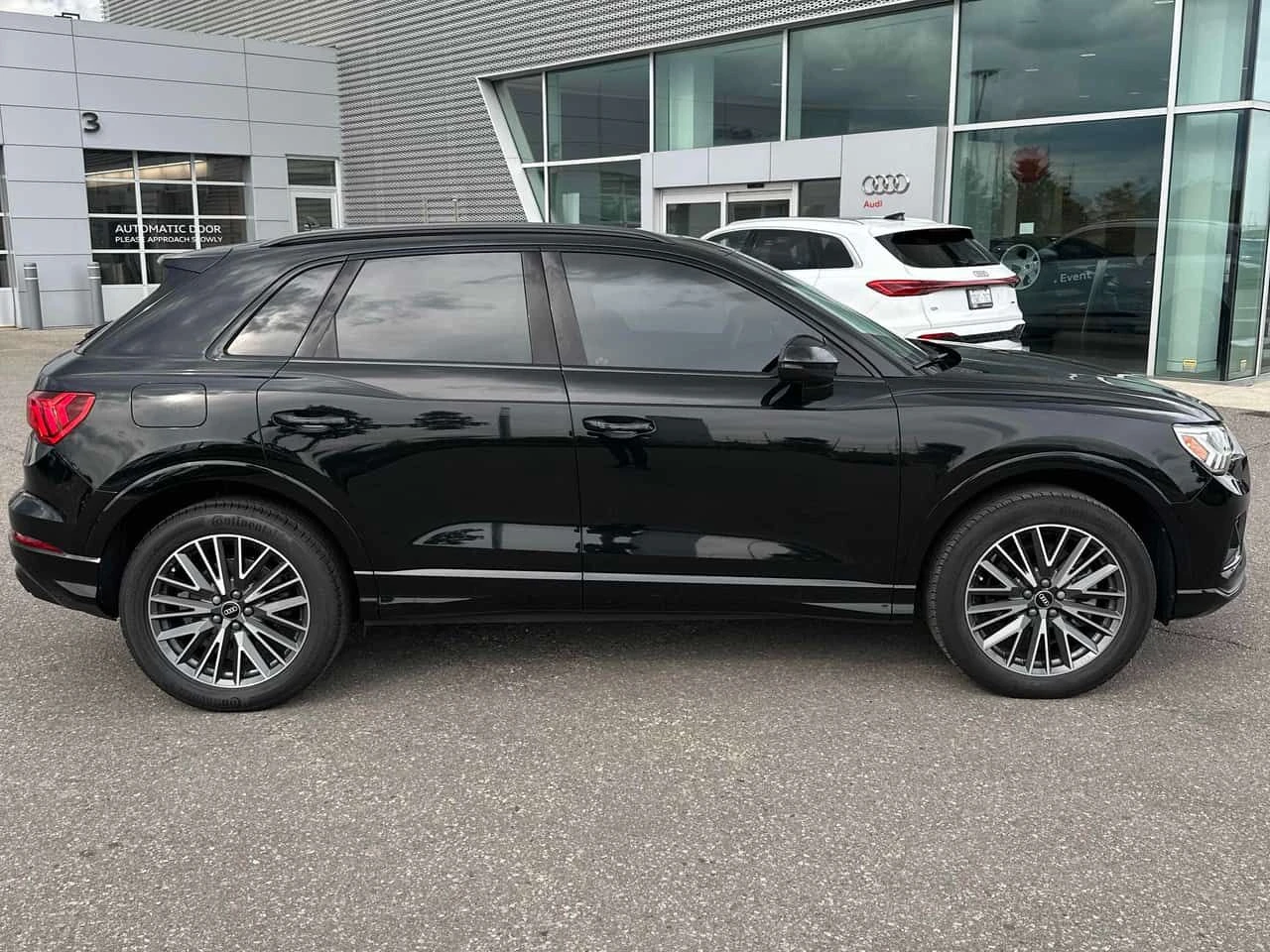Audi Q3 45 TFSI quattro/ПАНОРАМА/ГУМИ+ ДЖАНТИ/ОТ AUDI, снимка 4 - Автомобили и джипове - 55068873