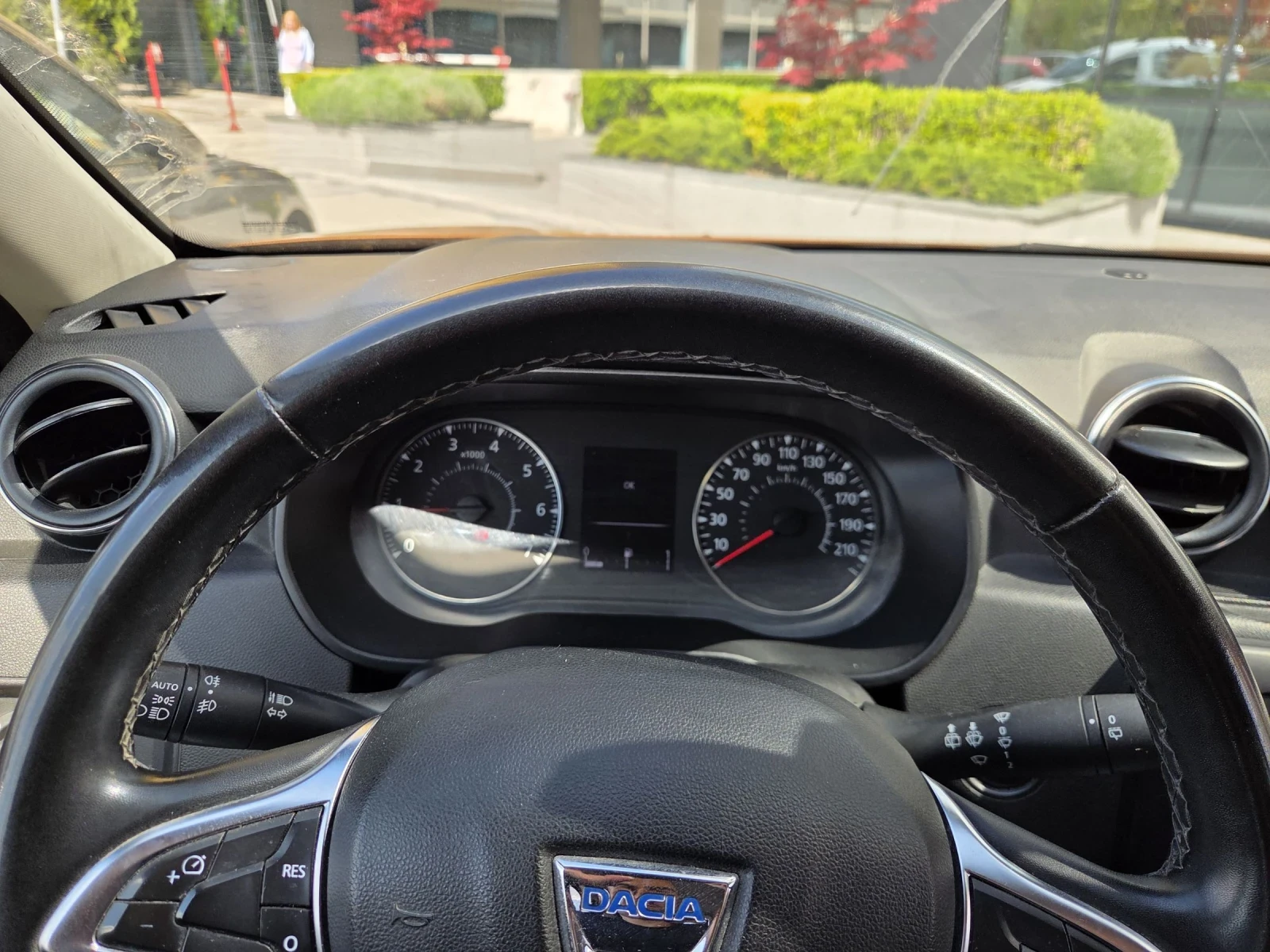 Dacia Duster 1.5DCI-110ps / 4x4 / N1 / keyless, снимка 10 - Автомобили и джипове - 55196359