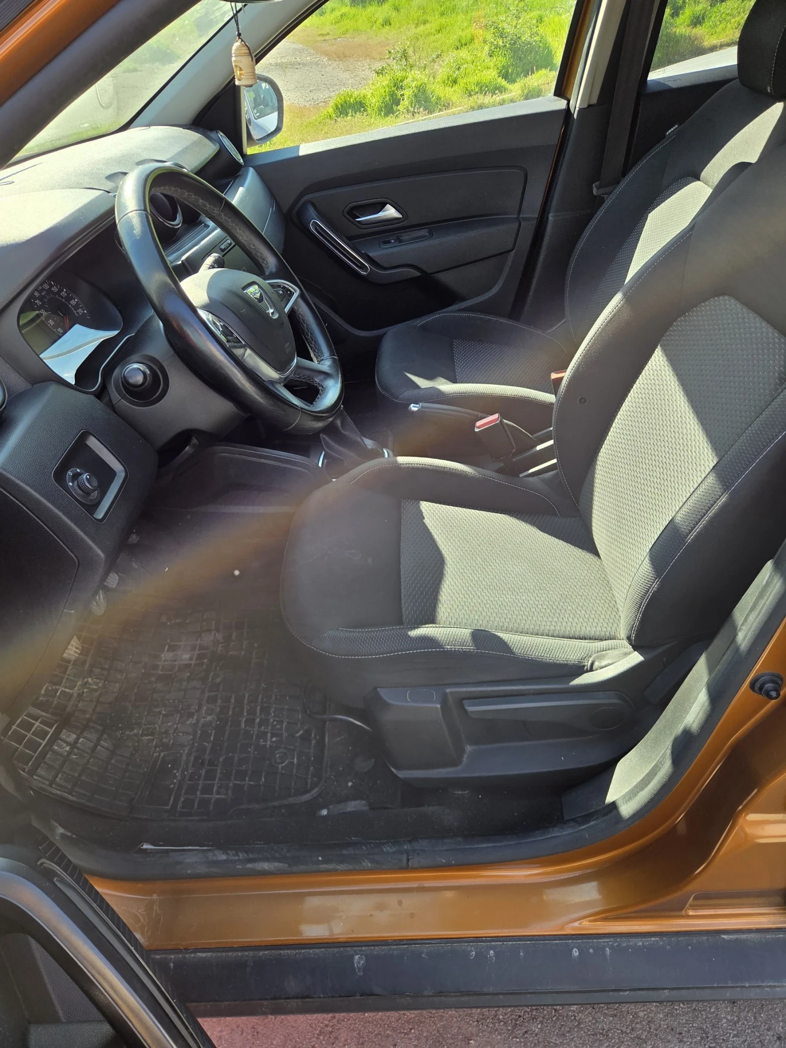 Dacia Duster 1.5DCI-110ps / 4x4 / N1 / keyless, снимка 7 - Автомобили и джипове - 55196359