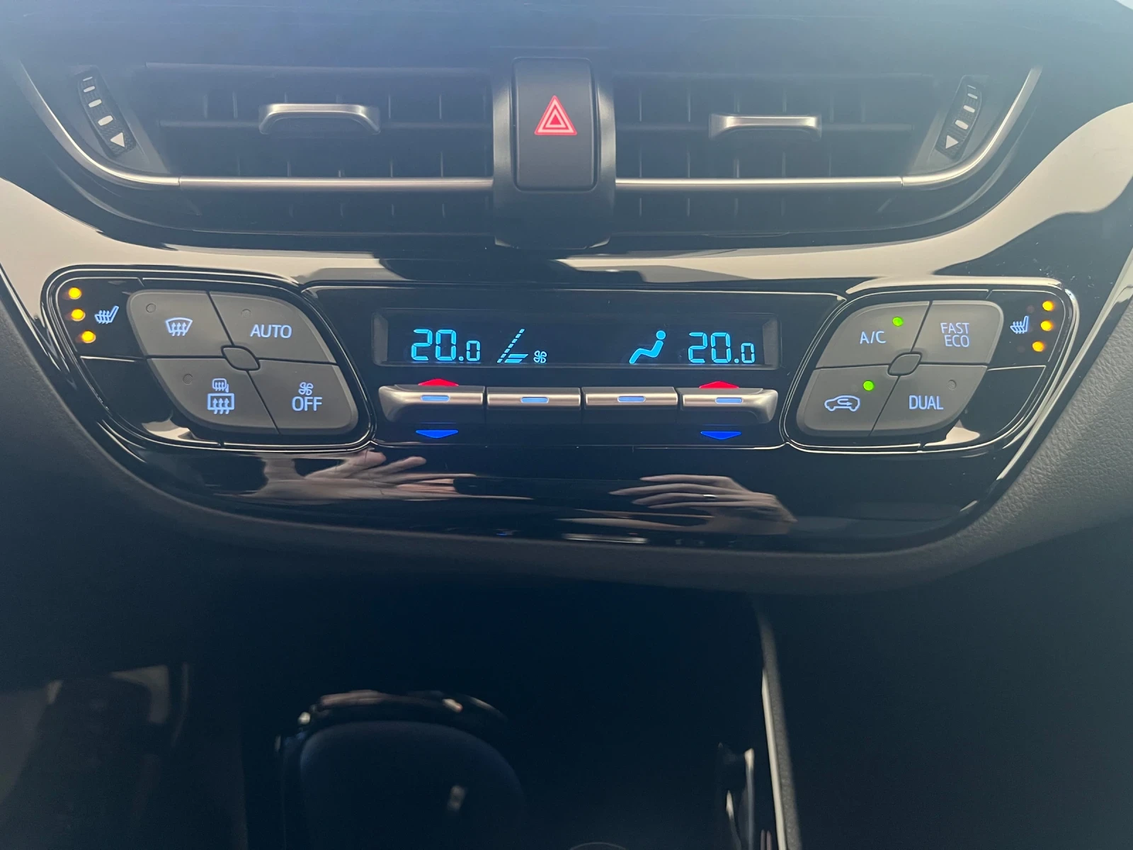 Toyota C-HR Club 2, 0, снимка 12 - Автомобили и джипове - 55463313