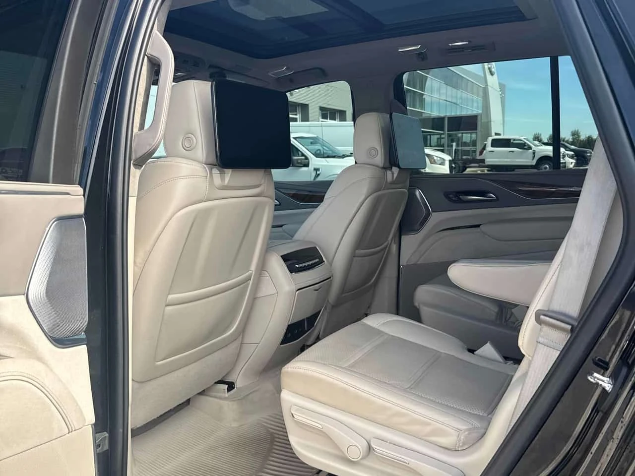 Cadillac Escalade * 4WD Sport Platinum* АВТОКРЕДИТ* , снимка 13 - Автомобили и джипове - 56253899