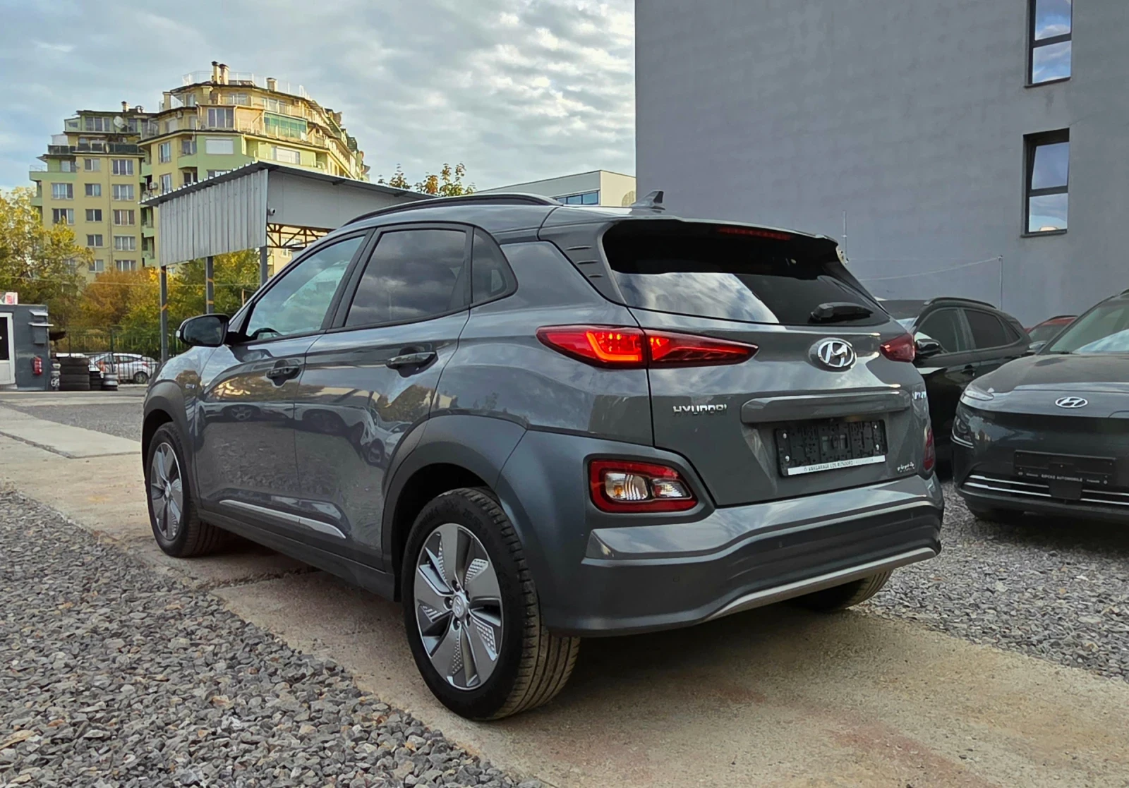 Hyundai Kona SOH100%/Premium, снимка 4 - Автомобили и джипове - 56732243