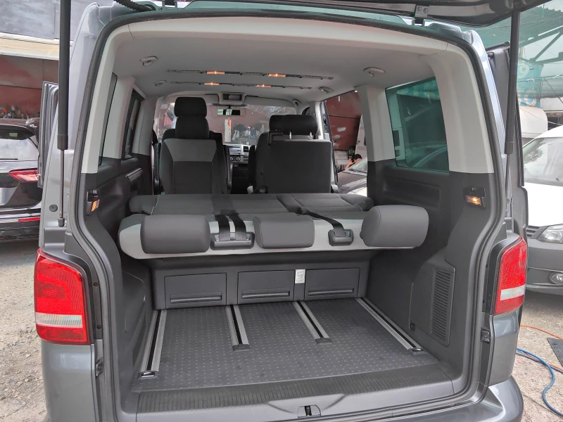 VW Multivan 2.0TDI!140k.c.!ШВЕЙЦАРИЯ!8 МЕСТА!ТОП СЪСТОЯНИЕ!, снимка 14 - Бусове и автобуси - 52956311