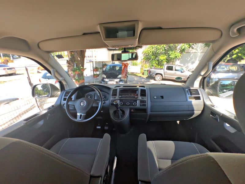 VW Multivan 2.0TDI!140k.c.!ШВЕЙЦАРИЯ!8 МЕСТА!ТОП СЪСТОЯНИЕ!, снимка 16 - Бусове и автобуси - 52956311