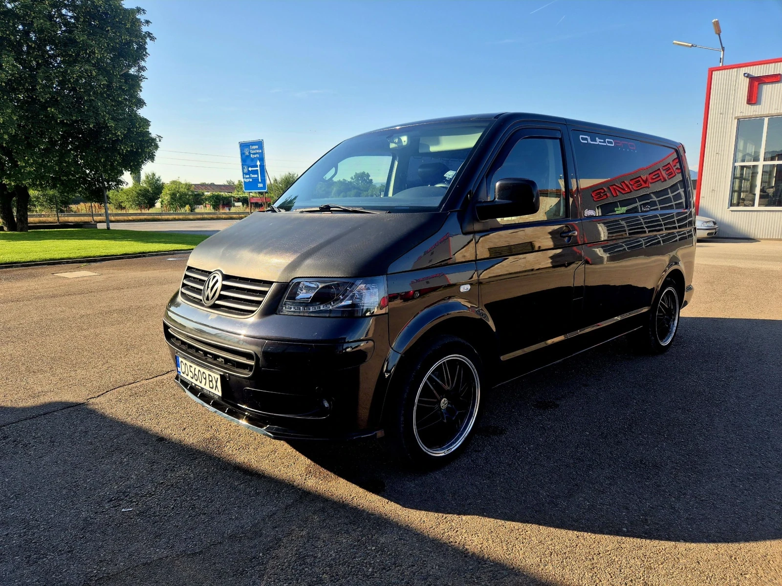 VW Transporter 131кс.  Холандия Едишън, снимка 2 - Бусове и автобуси - 53636521