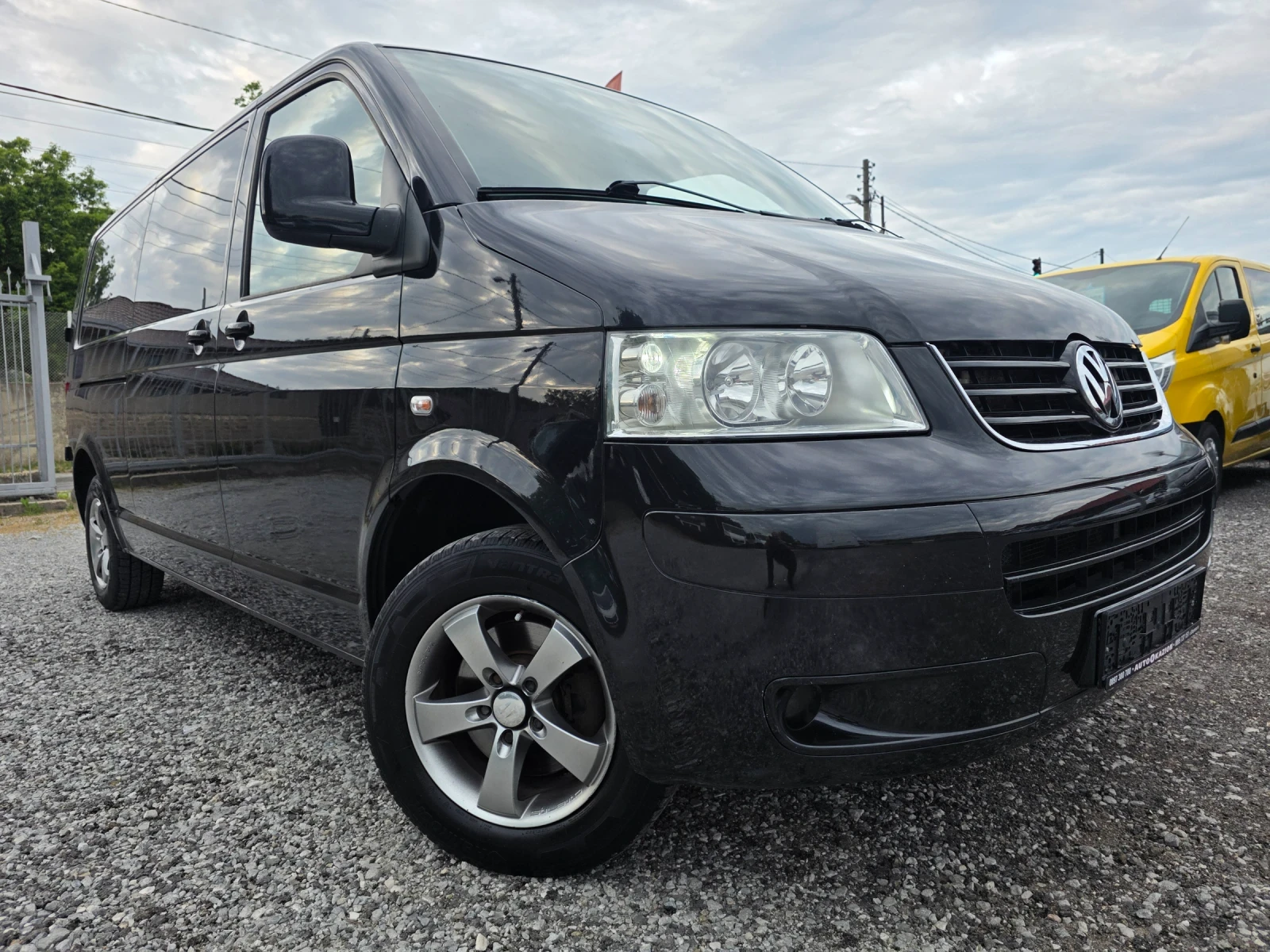 VW Caravelle 2.5tdi Климатроник, снимка 3 - Бусове и автобуси - 54619212