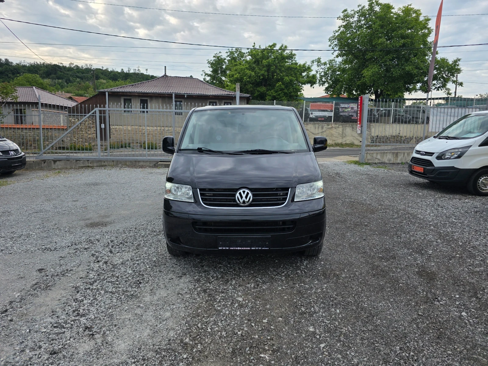 VW Caravelle 2.5tdi Климатроник, снимка 2 - Бусове и автобуси - 54619212