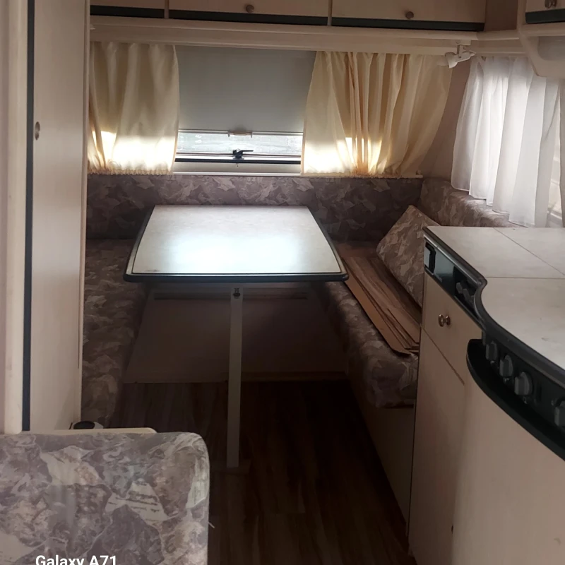 Каравана Dethleffs Rm2, снимка 10 - Каравани и кемпери - 53192389