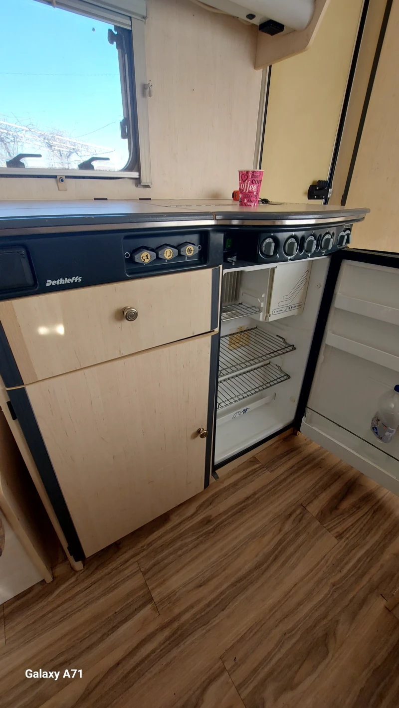 Каравана Dethleffs Rm2, снимка 2 - Каравани и кемпери - 53192389