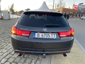 Honda Accord Турър, снимка 14