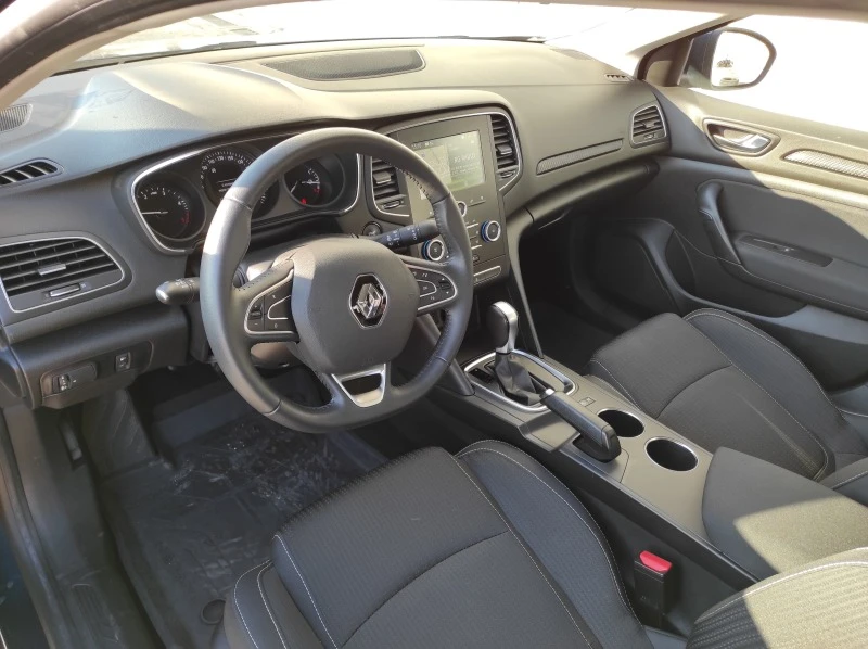 Renault Megane 1.5 dCi EURO 6D, снимка 7 - Автомобили и джипове - 47591440