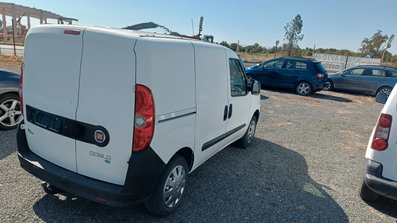 Fiat Doblo 1.3 95 к.с. КЛИМАТИК ЕВРО 5  Б, снимка 5 - Автомобили и джипове - 43640445