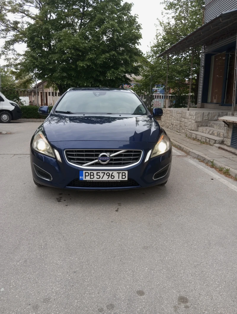 Volvo V60, снимка 1 - Автомобили и джипове - 47525772