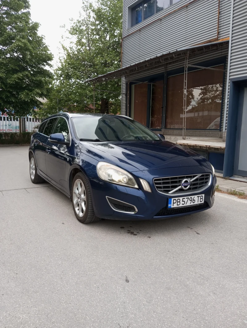 Volvo V60, снимка 2 - Автомобили и джипове - 47525772