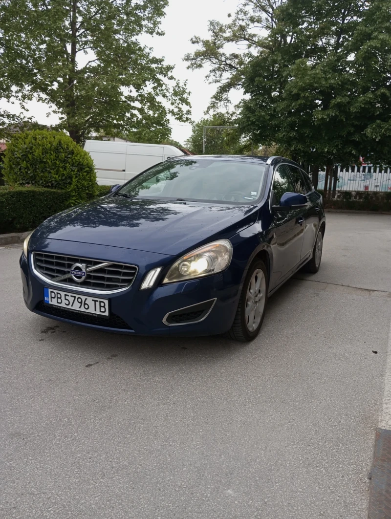 Volvo V60, снимка 3 - Автомобили и джипове - 47525772