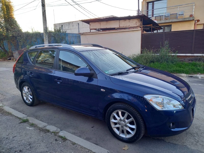 Kia Ceed 1.6 CRD, снимка 3 - Автомобили и джипове - 47667941