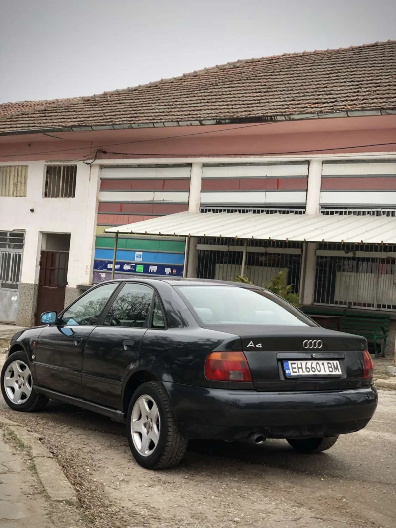 Audi A4 1.8, снимка 3 - Автомобили и джипове - 48930017