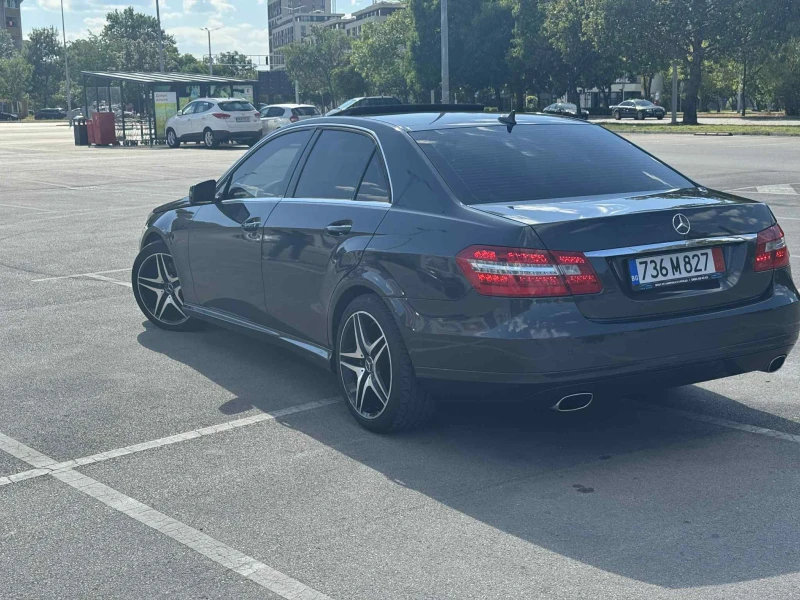 Mercedes-Benz E 350 4matic, снимка 5 - Автомобили и джипове - 51476395