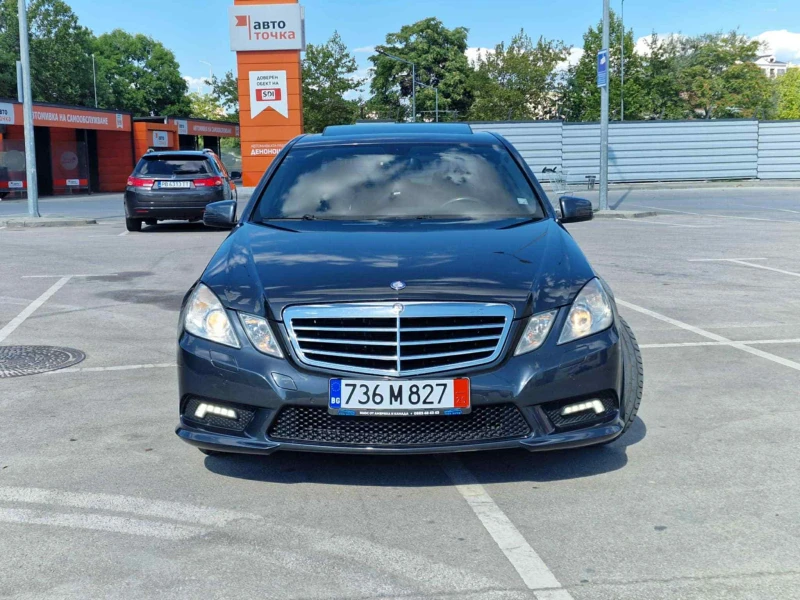 Mercedes-Benz E 350 4matic, снимка 2 - Автомобили и джипове - 51476395