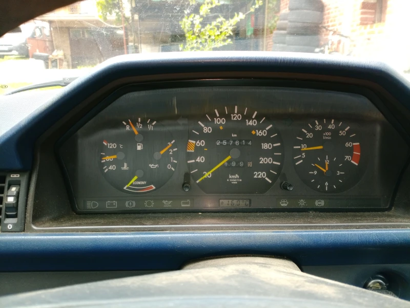 Mercedes-Benz 124, снимка 8 - Автомобили и джипове - 52442549