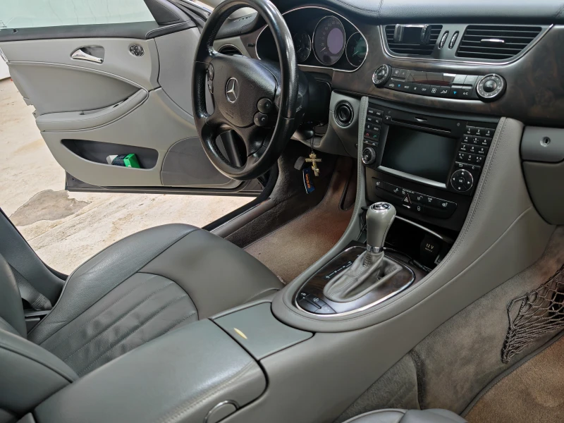 Mercedes-Benz CLS 500, снимка 16 - Автомобили и джипове - 52062861