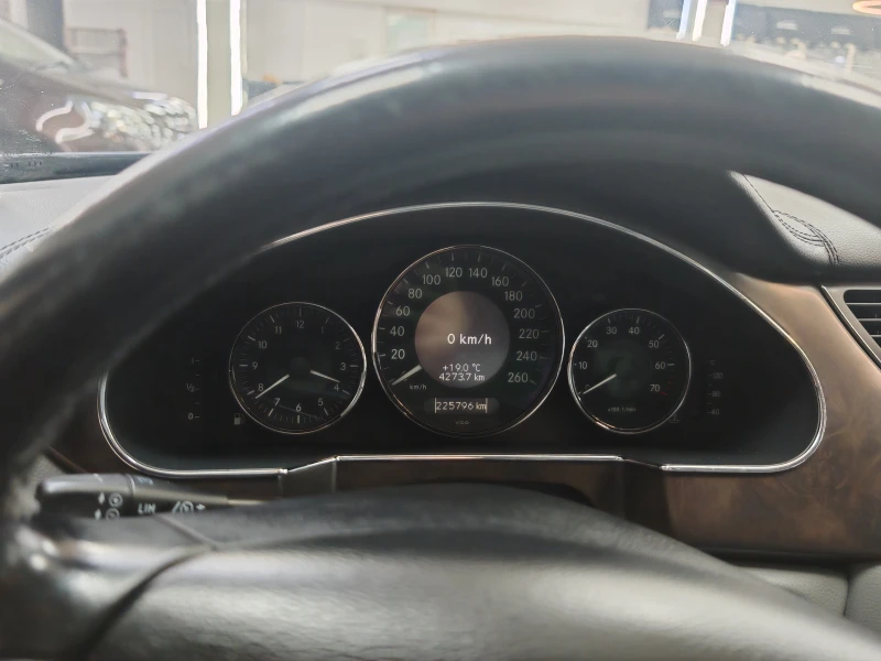 Mercedes-Benz CLS 500, снимка 11 - Автомобили и джипове - 52062861