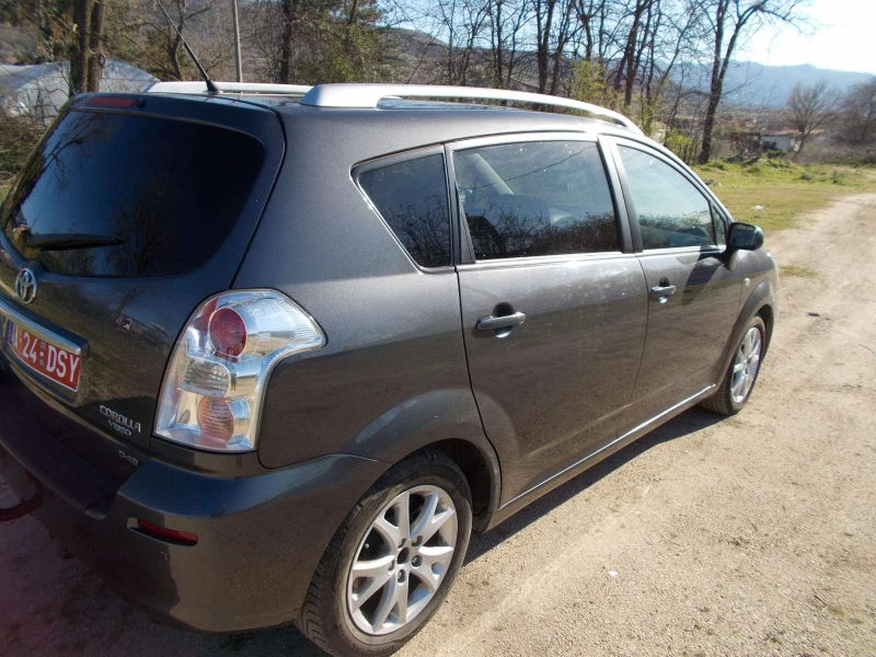 Toyota Corolla verso, снимка 2 - Автомобили и джипове - 52632417