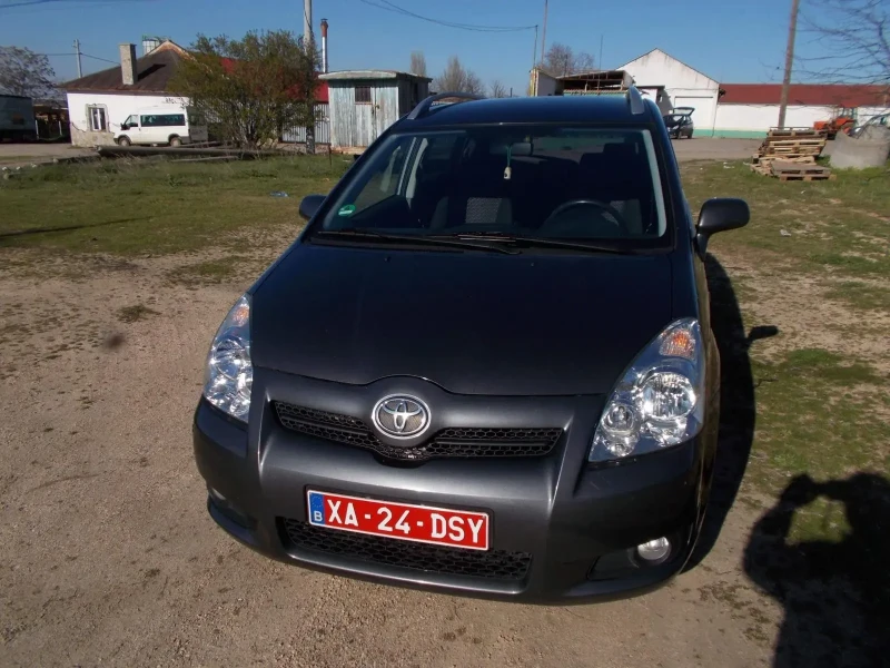 Toyota Corolla verso, снимка 3 - Автомобили и джипове - 52632417