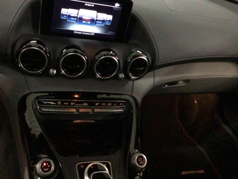 Mercedes-Benz AMG GT C 2018 * CARFAX * БЕЗ ПЪРВОНАЧАЛНА ВНОСКА, снимка 9 - Автомобили и джипове - 52665777