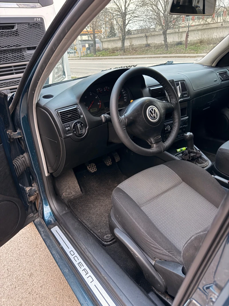 VW Golf 1.9 TDI 101, снимка 10 - Автомобили и джипове - 52973157