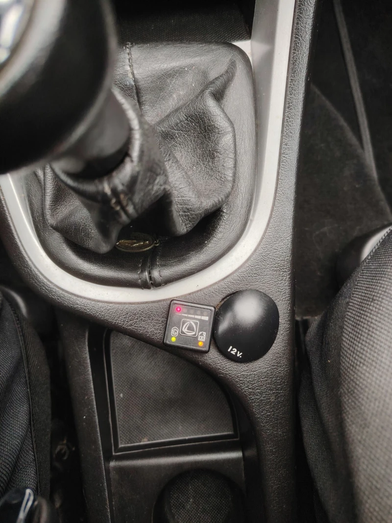 Peugeot 307 1.6 i Газ бензин, снимка 14 - Автомобили и джипове - 53052872