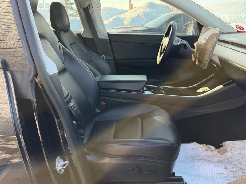 Tesla Model Y LONGE RANGE* 4X4* 360 КАМЕРА* ПАНОРАМА, снимка 11 - Автомобили и джипове - 53522479