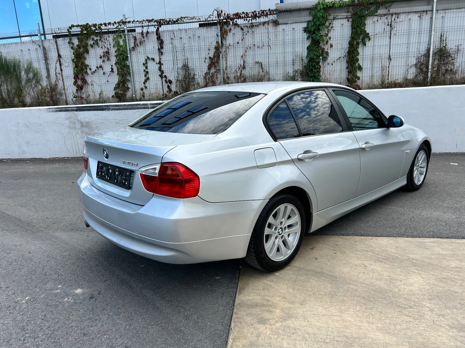 BMW 320 d 163к.с. - изображение 4