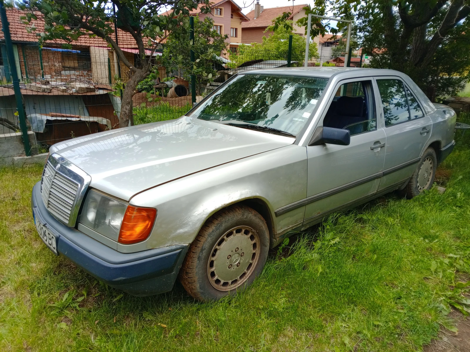 Mercedes-Benz 124  - изображение 2
