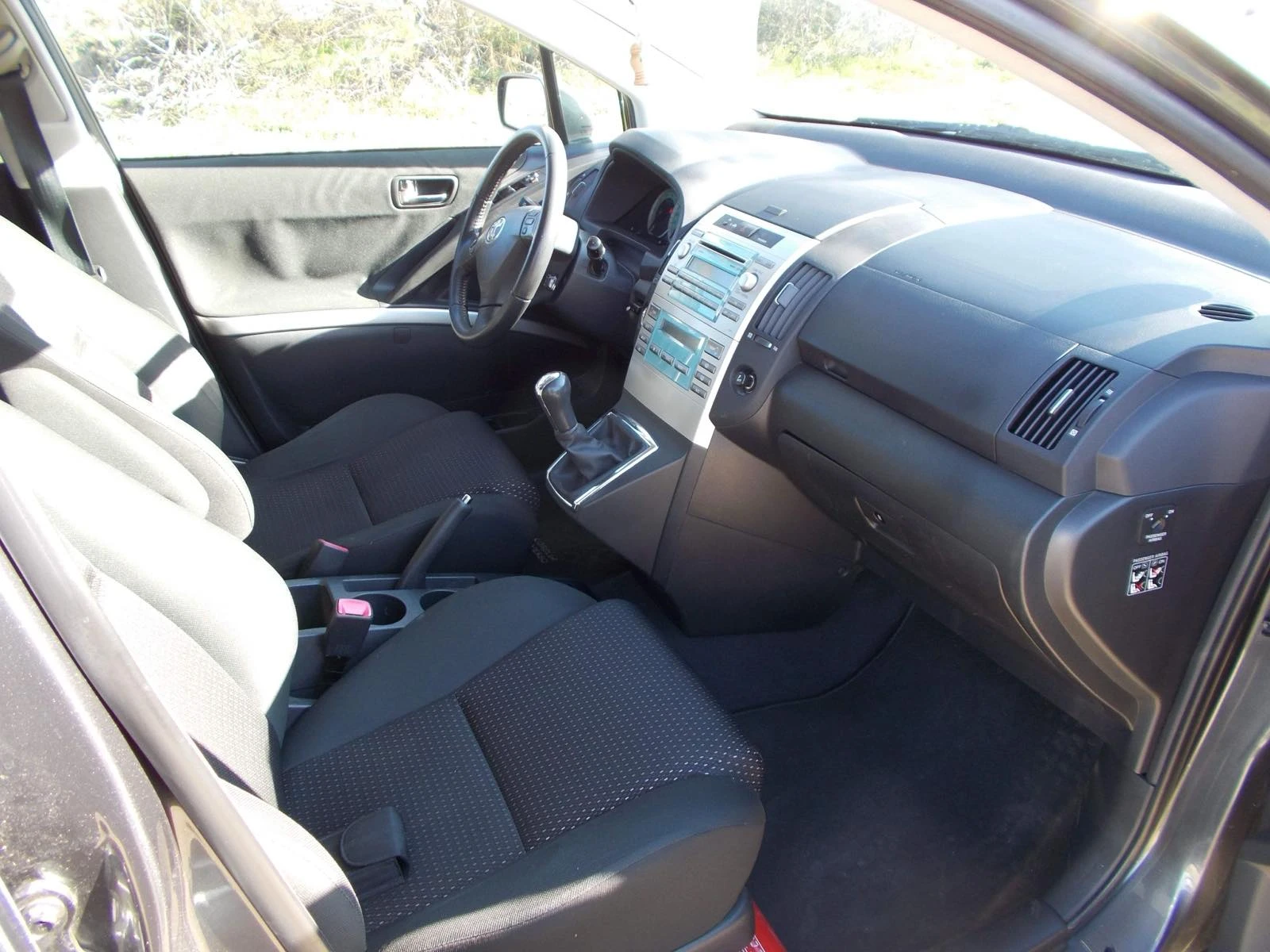 Toyota Corolla verso  - изображение 8