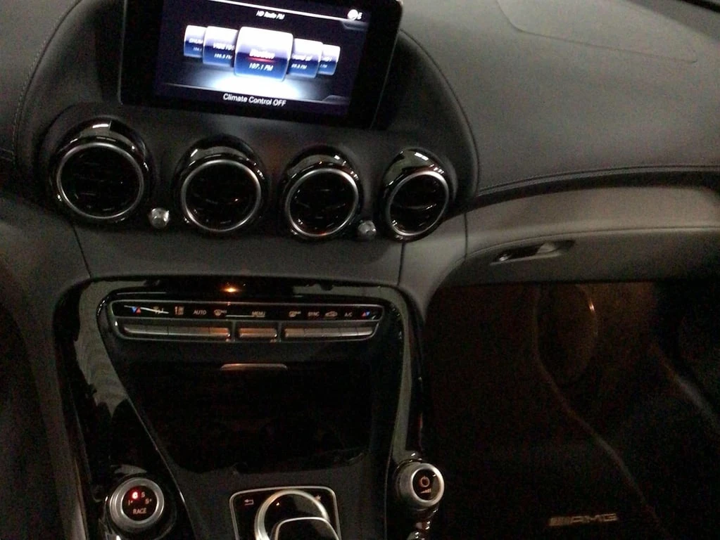 Mercedes-Benz AMG GT C 2018 * CARFAX * БЕЗ ПЪРВОНАЧАЛНА ВНОСКА - изображение 9