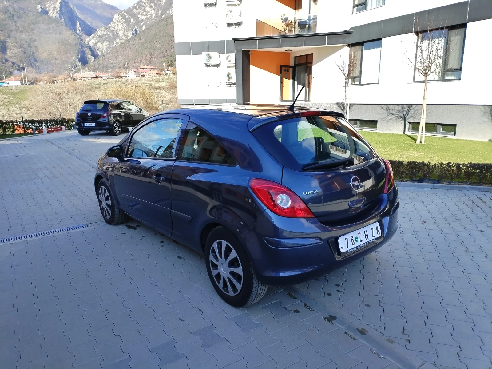 Opel Corsa 1.2 16v 75hp Клима Мулти волан Халогени Уникат  - изображение 9