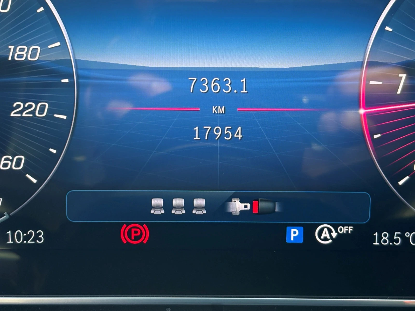 Mercedes-Benz C 300 d 4MATIC, снимка 13 - Автомобили и джипове - 53313264