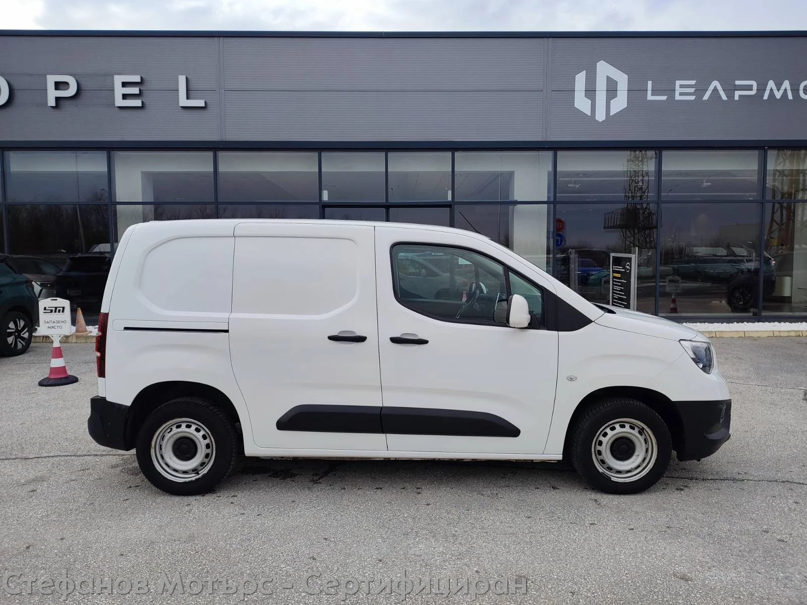 Opel Combo Van ENJOY 1.5 Diesel (102hp) MT5 - изображение 5