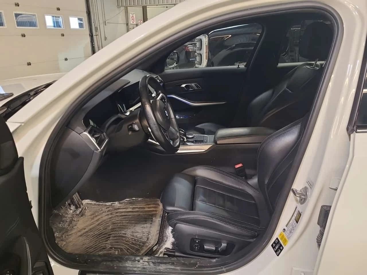 BMW 330 * XDRIVE * CARFAX * NAVI* KEYLESS, снимка 5 - Автомобили и джипове - 54066994