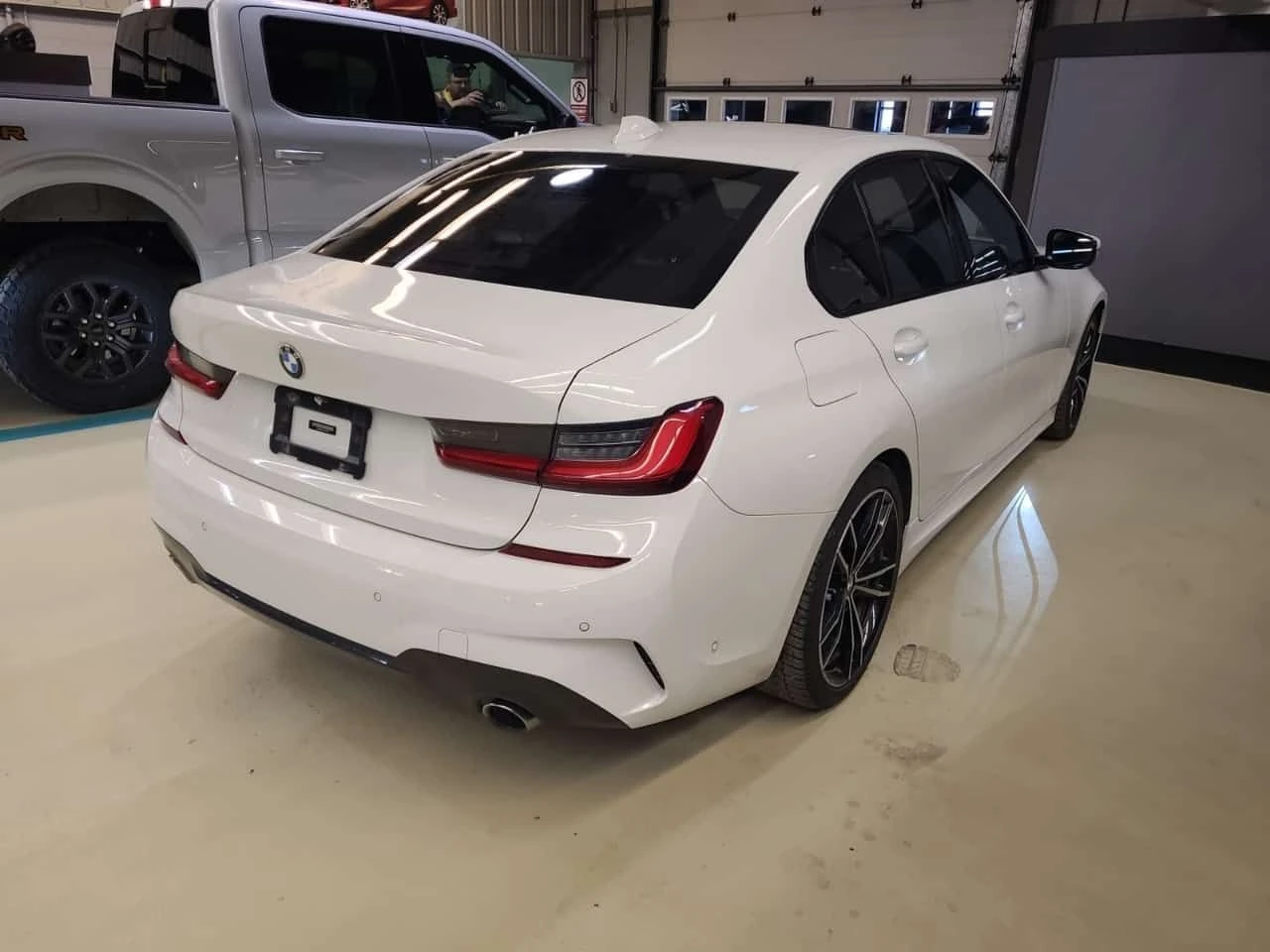 BMW 330 * XDRIVE * CARFAX * NAVI* KEYLESS, снимка 3 - Автомобили и джипове - 54066994