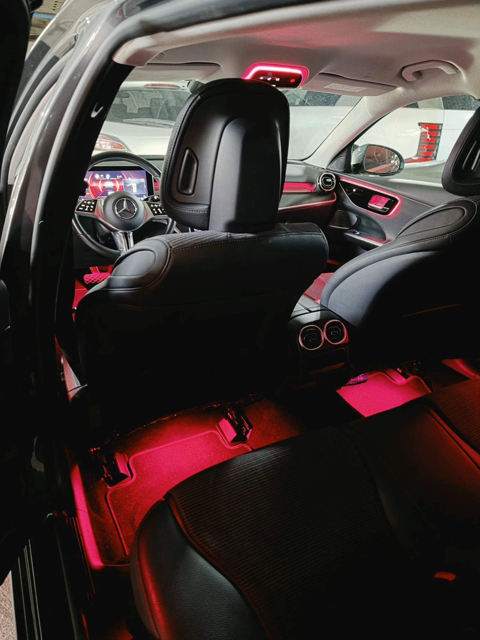 Mercedes-Benz C 180, снимка 11 - Автомобили и джипове - 54283713