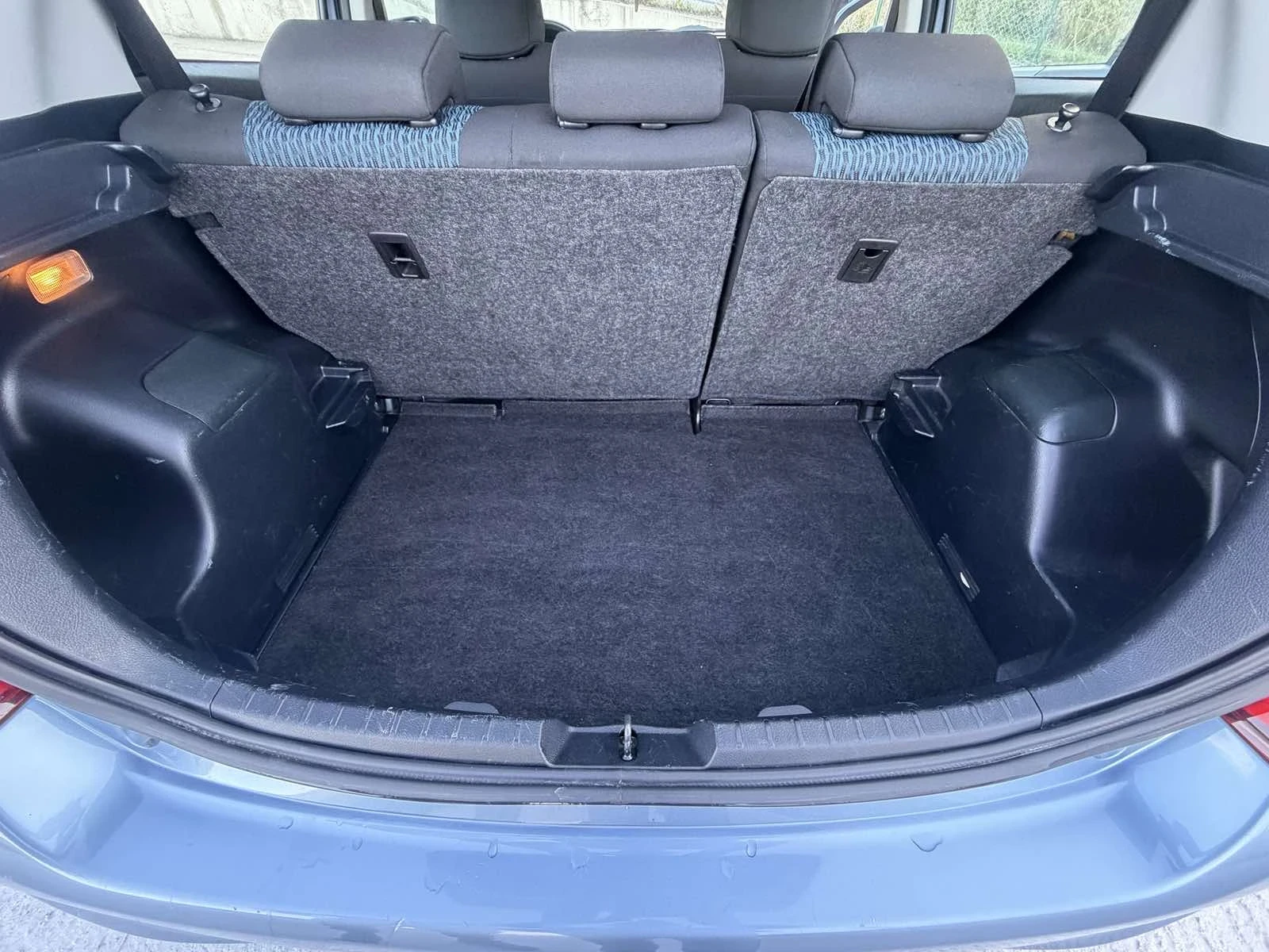 Toyota Yaris 1.33 99hp, снимка 9 - Автомобили и джипове - 55697555