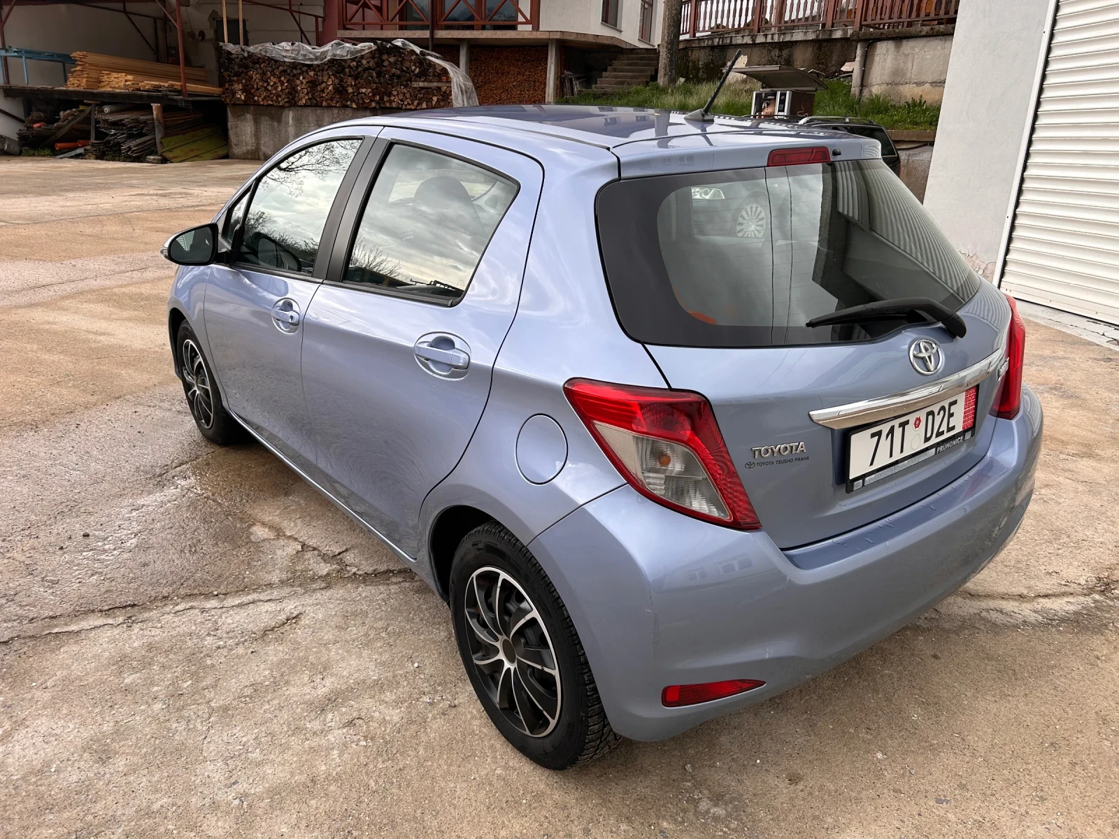 Toyota Yaris 1.33 99hp, снимка 2 - Автомобили и джипове - 54296081