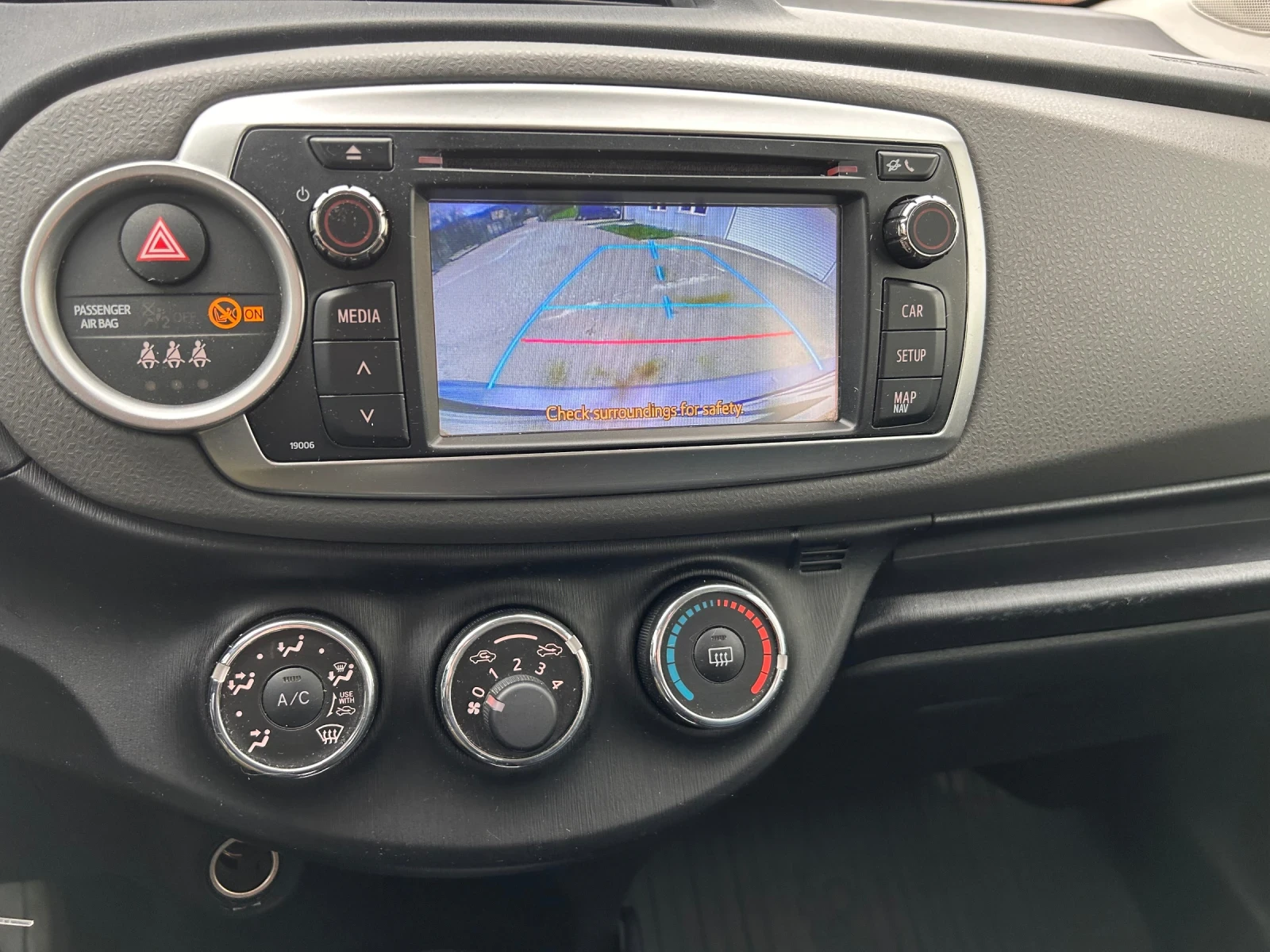 Toyota Yaris 1.33 99hp, снимка 9 - Автомобили и джипове - 54296081