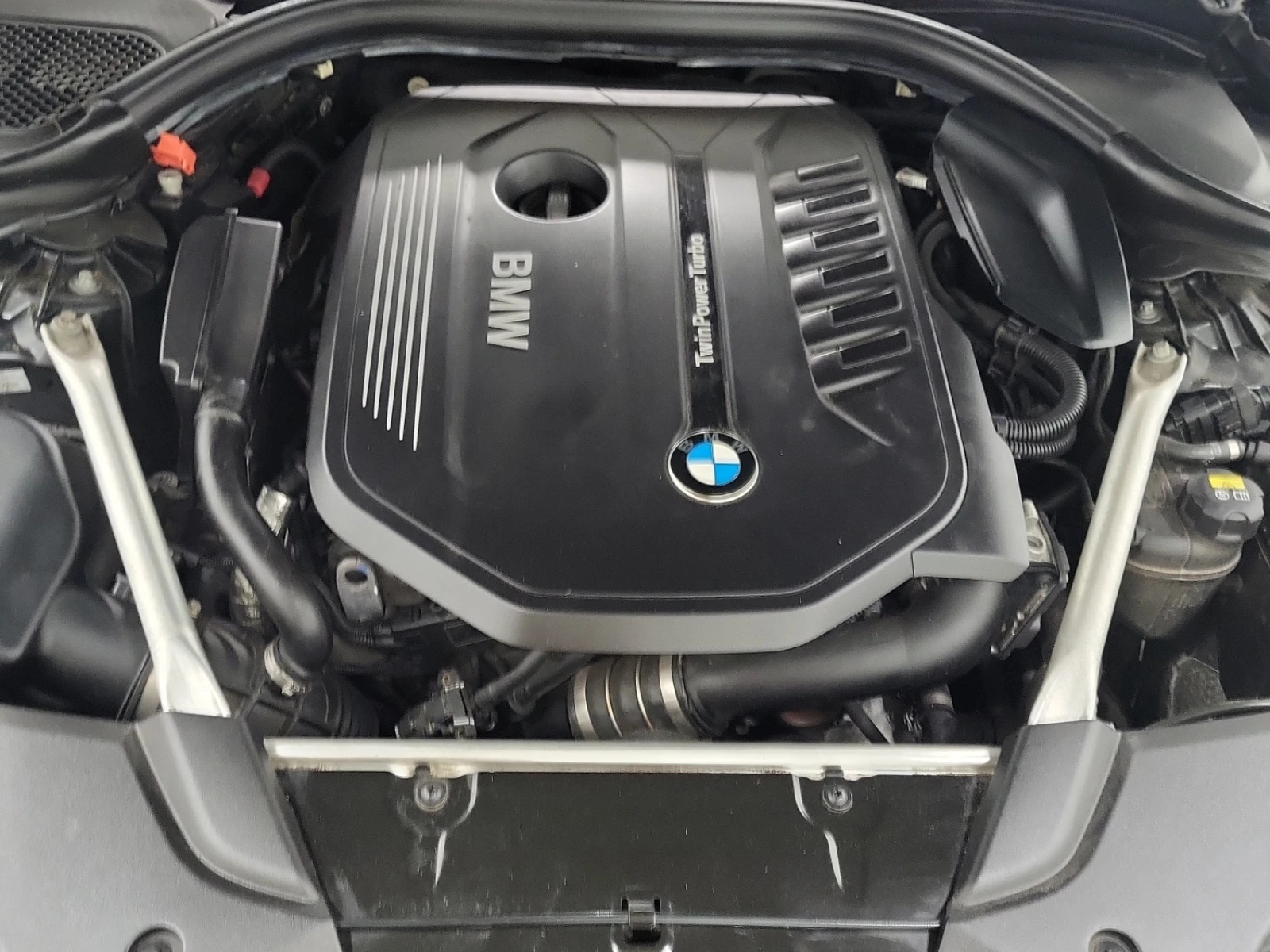 BMW 540 i xDrive/M-Pack/Digital/H&K/HUD/360, снимка 15 - Автомобили и джипове - 54690601